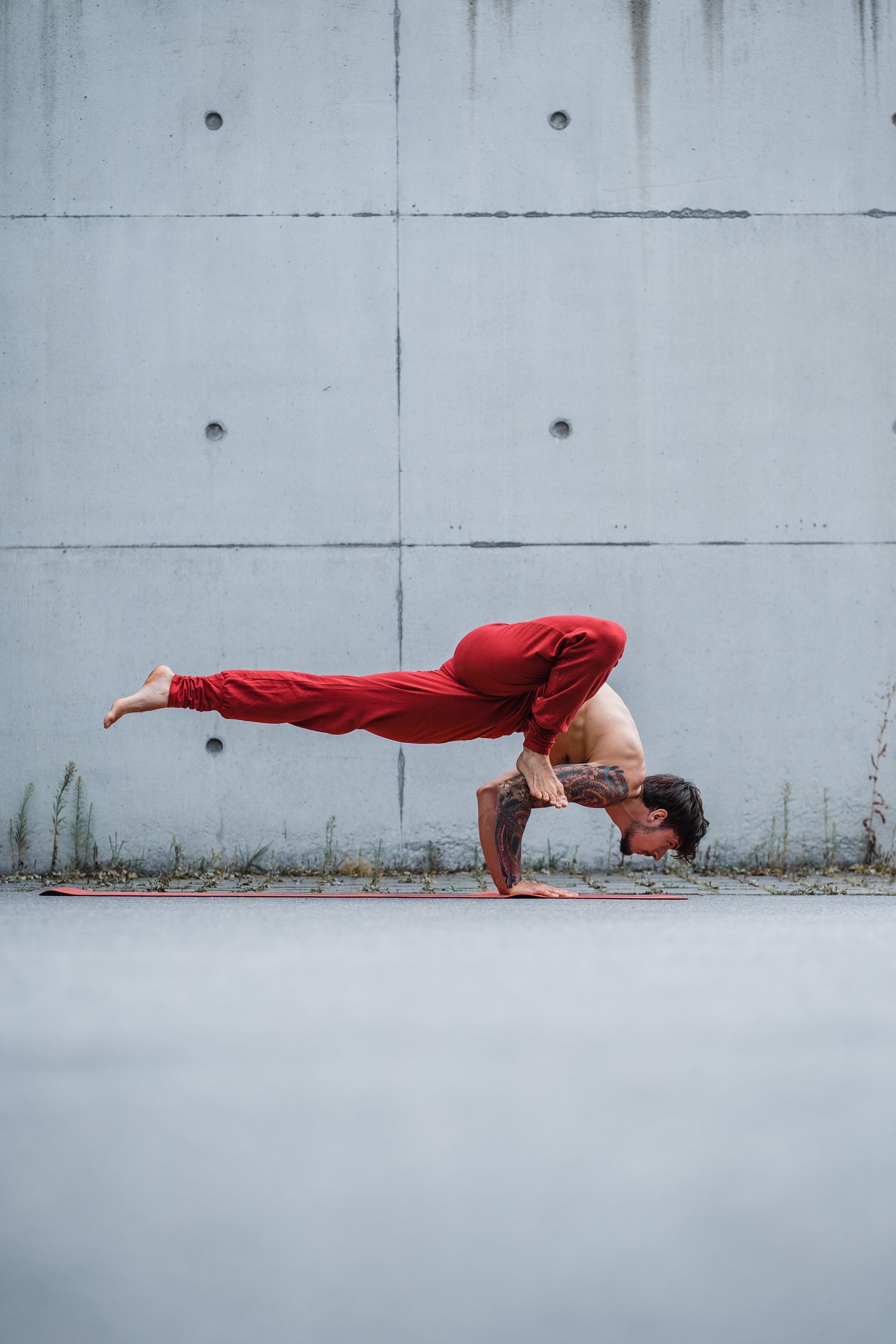 Power Meets Balance: Maximilian Kert on Yoga, Strength and Softness