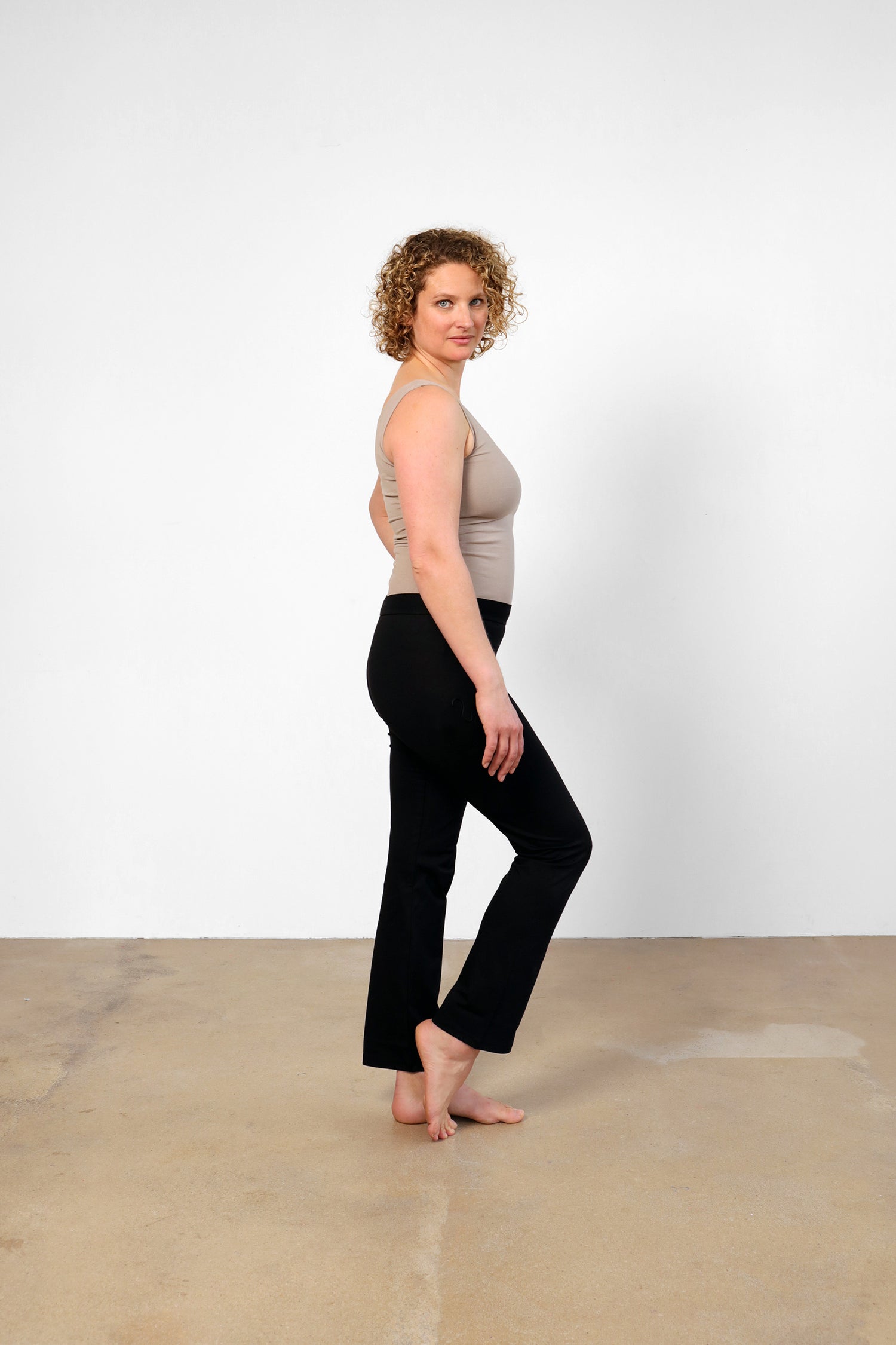 Ankaa straigt-leg cut Pants - Black-Breath of Fire-5