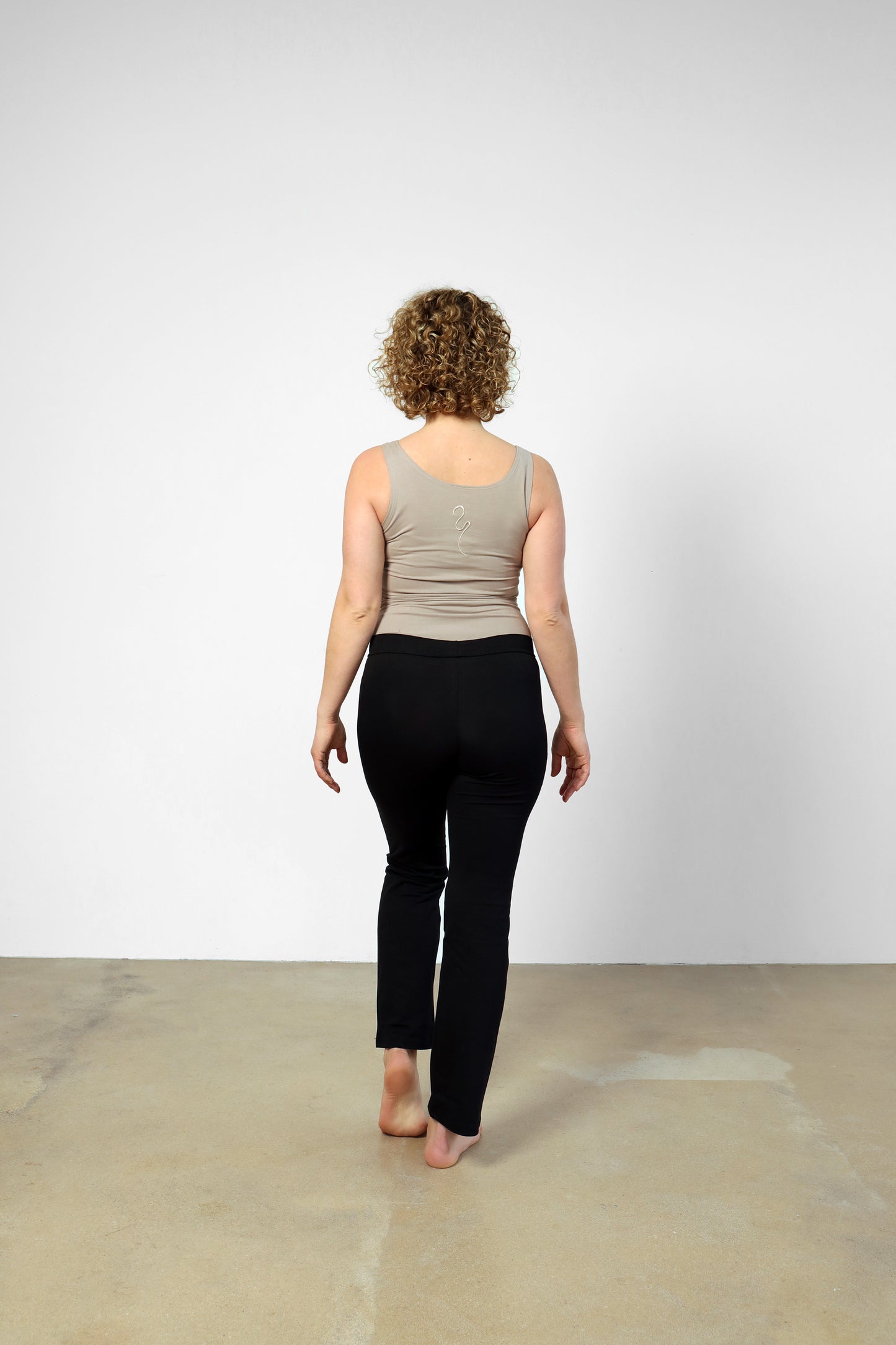 Ankaa straigt-leg cut Pants - Black