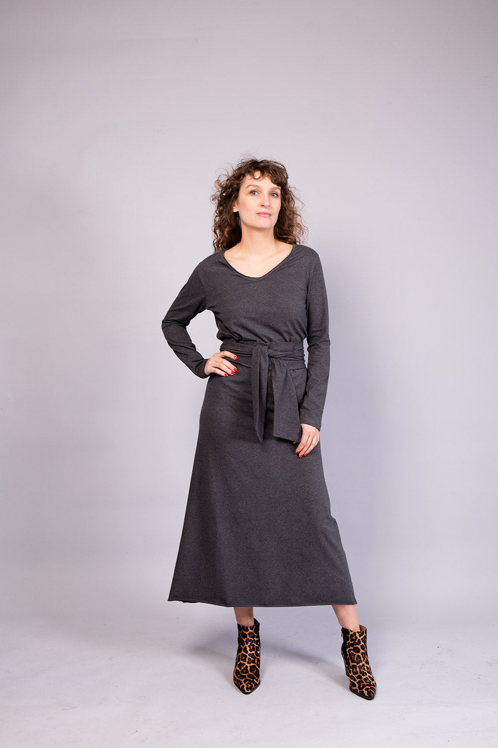 Freeda Dress — Gris foncé (dernières pièces)
