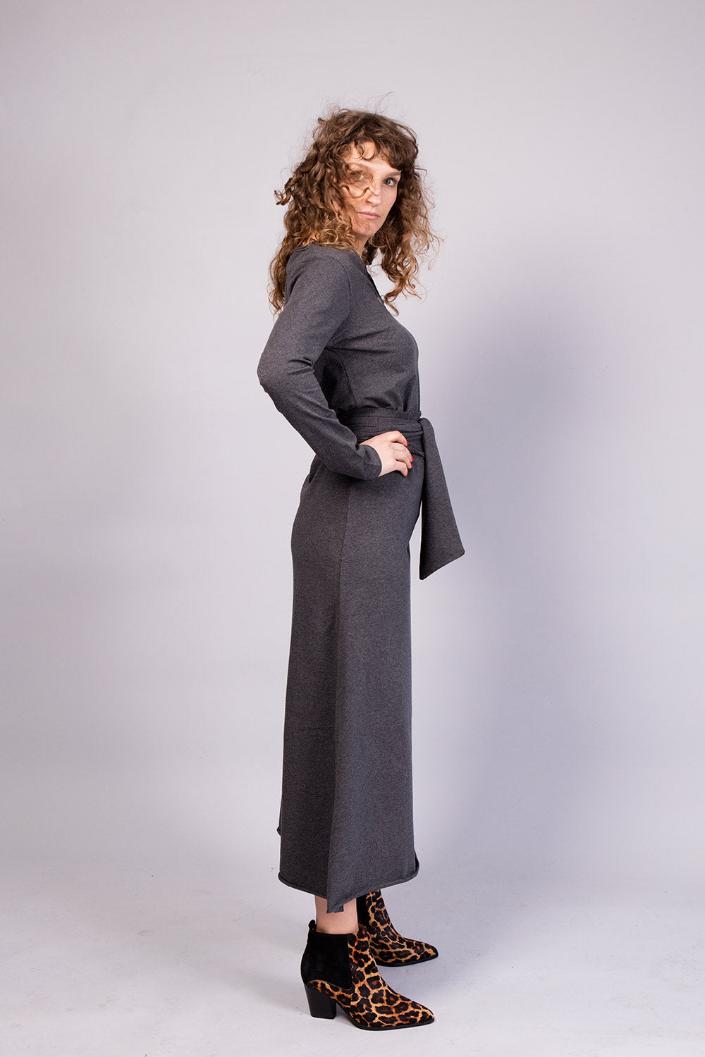 Freeda Dress — Gris foncé (dernières pièces)