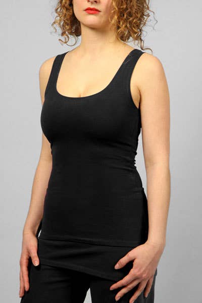 yoga top balck breath of fire sohang front view