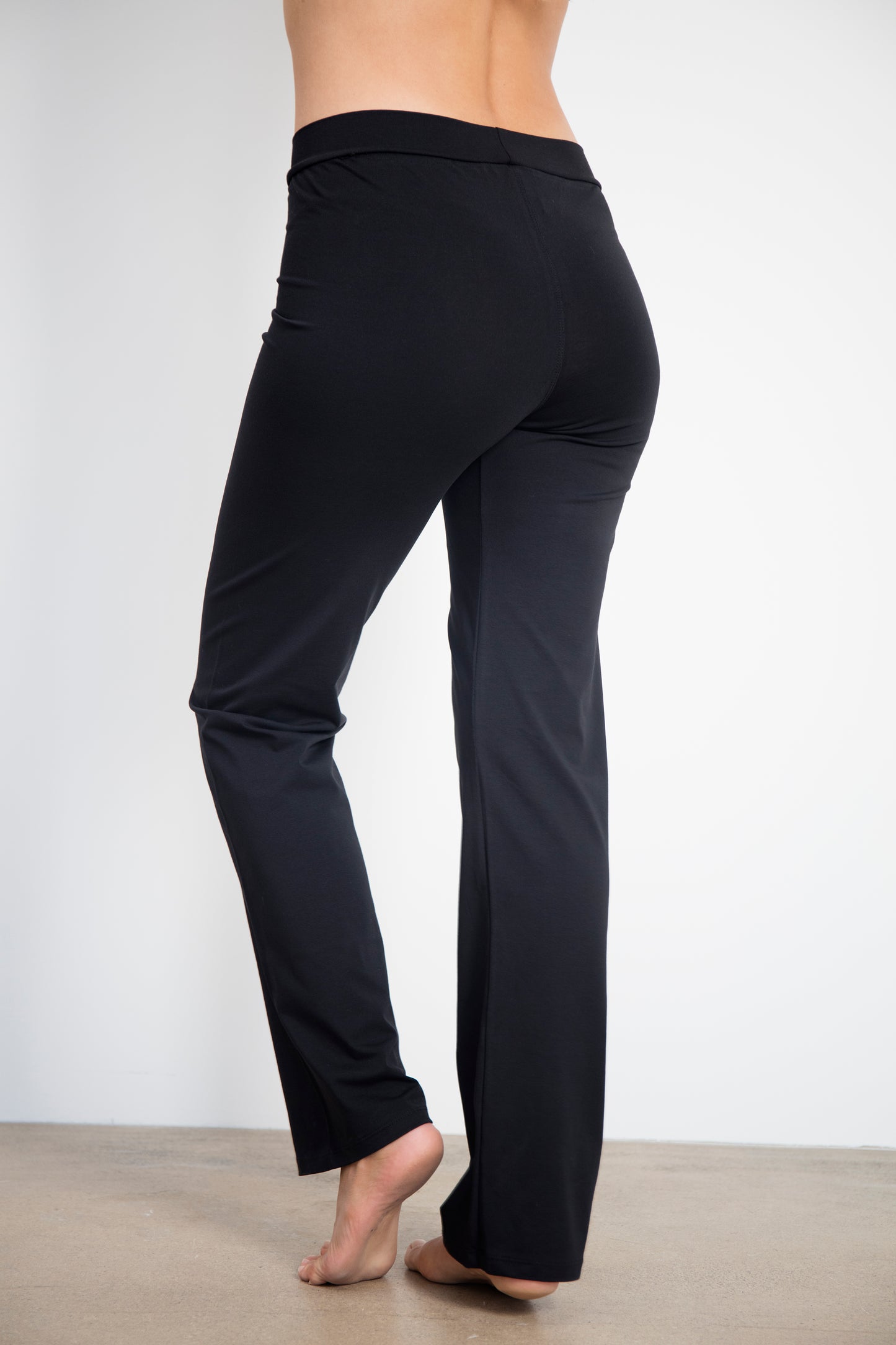 Ankaa straigt-leg cut Pants - Black