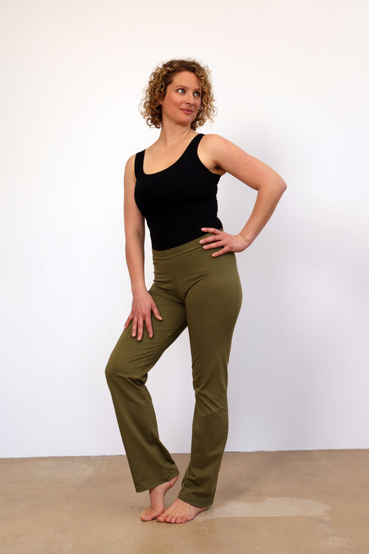 Ankaa Hose mit geradem Beinschnitt – Khaki