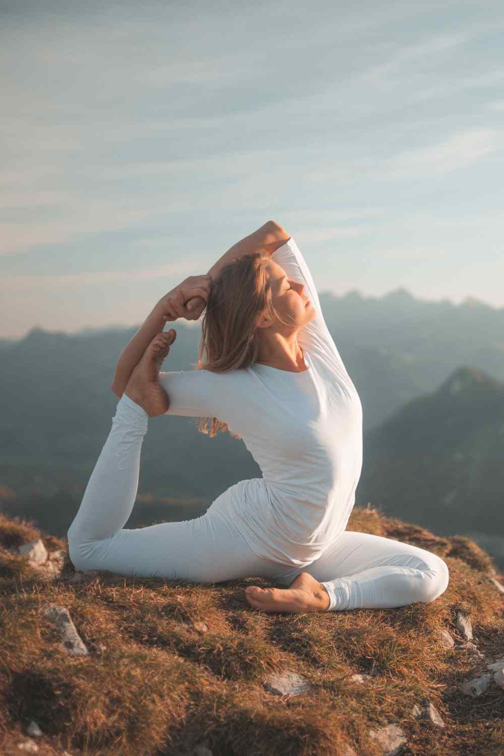 Siri yoga shirt - White-Breath of Fire-1