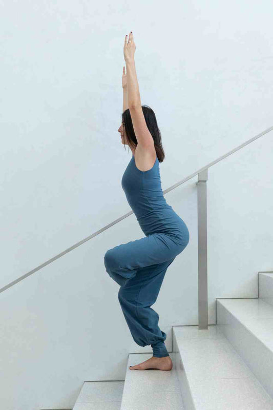 indigo yoga outfit breath of fire atmpsphere picture made in prganic cotton sinde 2009
