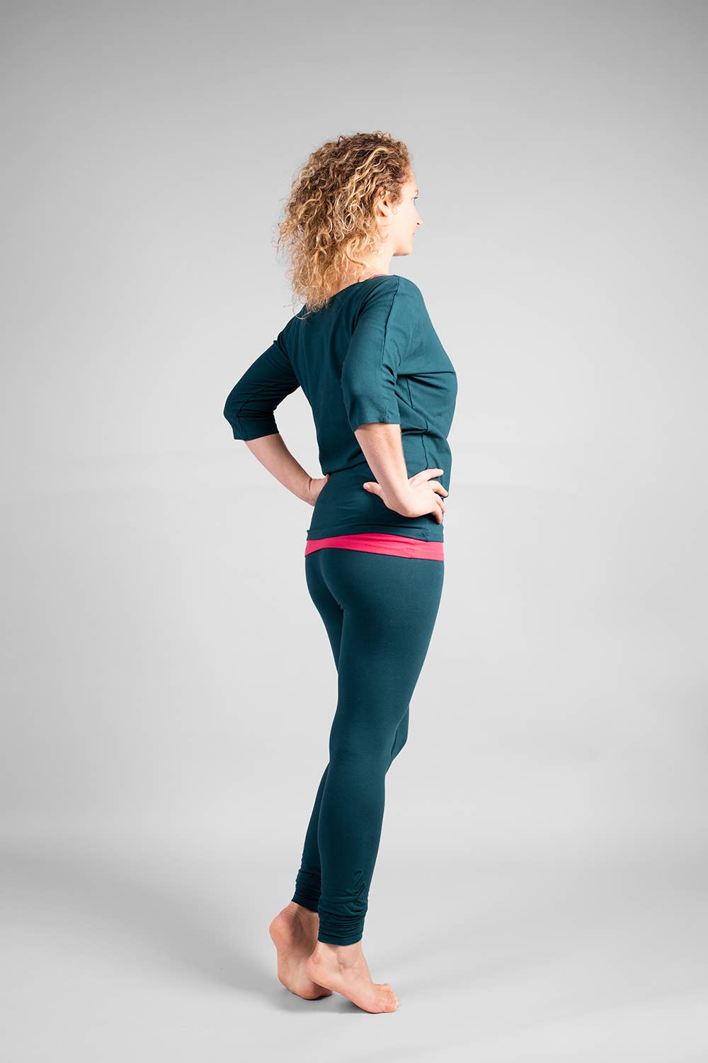 Siri yoga shirt - Deep green-Breath of Fire-4