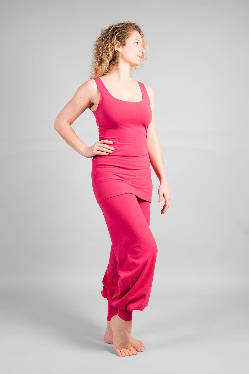 sohang woman yoga pants breath of fire color pink with sohang yoga top best yoga outfit pic