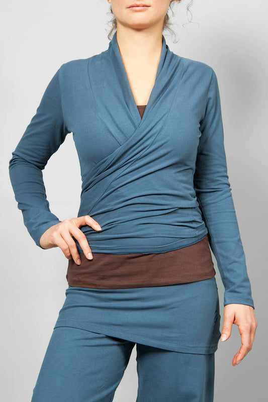 Amba yoga wrap shirt indigo in organic cotton front picture